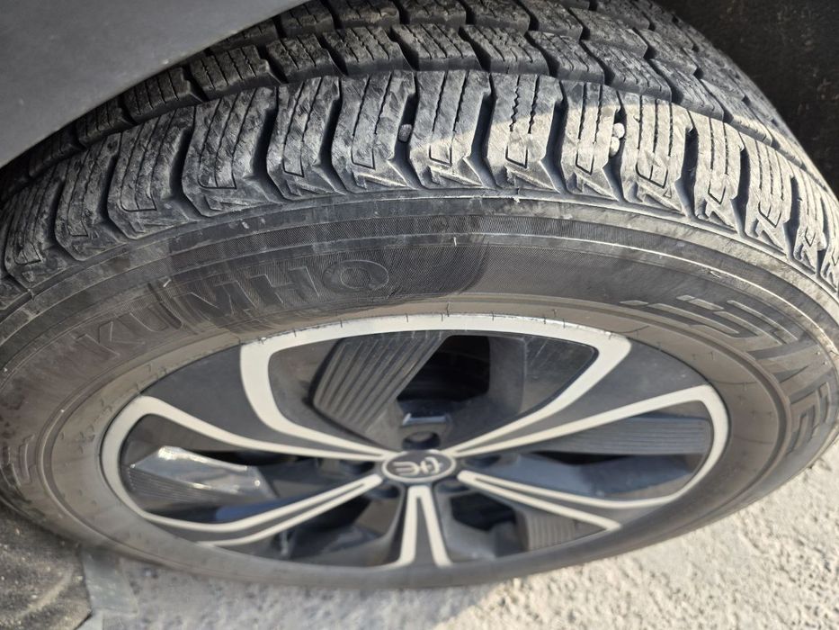 BYD song plus gibrid.2023