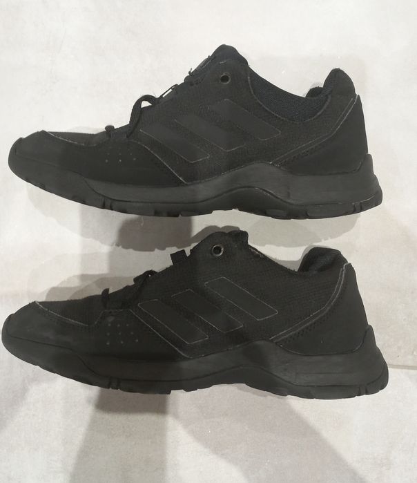 Детски зимни маратонки Adidas Traxion