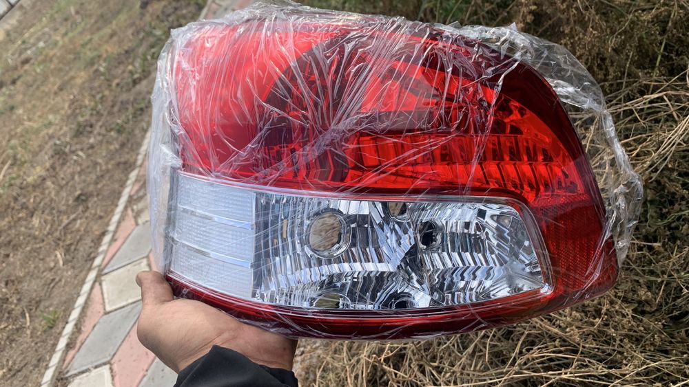 Фара toyota yaris