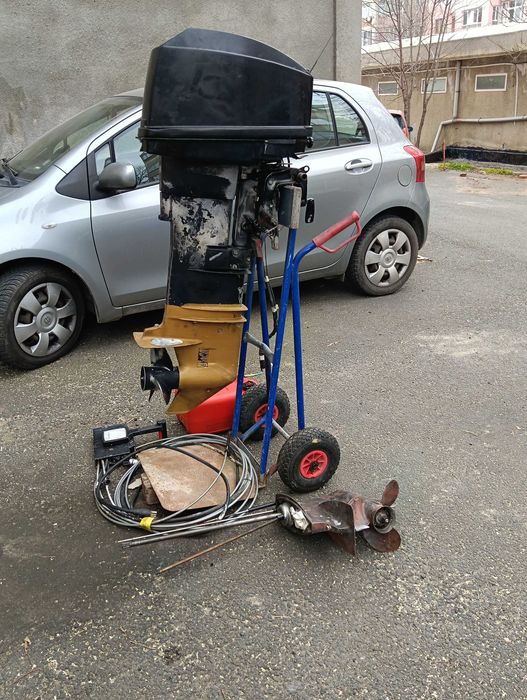 Извънбордов двигател Mercury 25