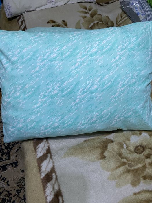 Подушки.  Белье постельное