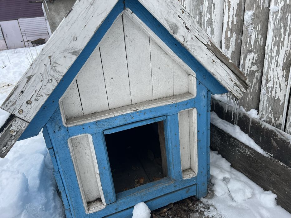 Будка с двойными стенками