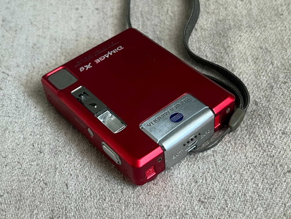 Konica Minolta Dimage Xg rosu 3 2MP aparat rar functional