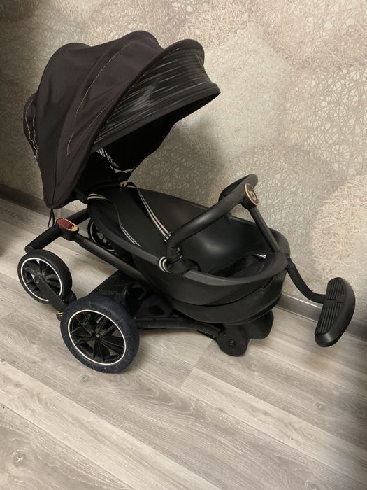 Продам детскую коляску дрон