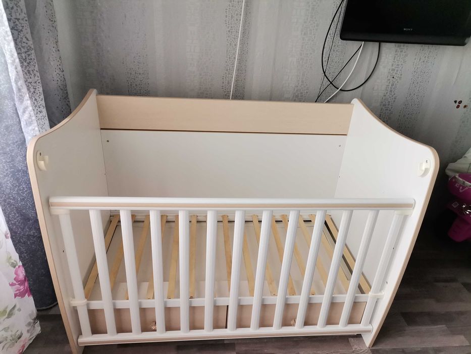 Продавам легло "Лорели" 60/120