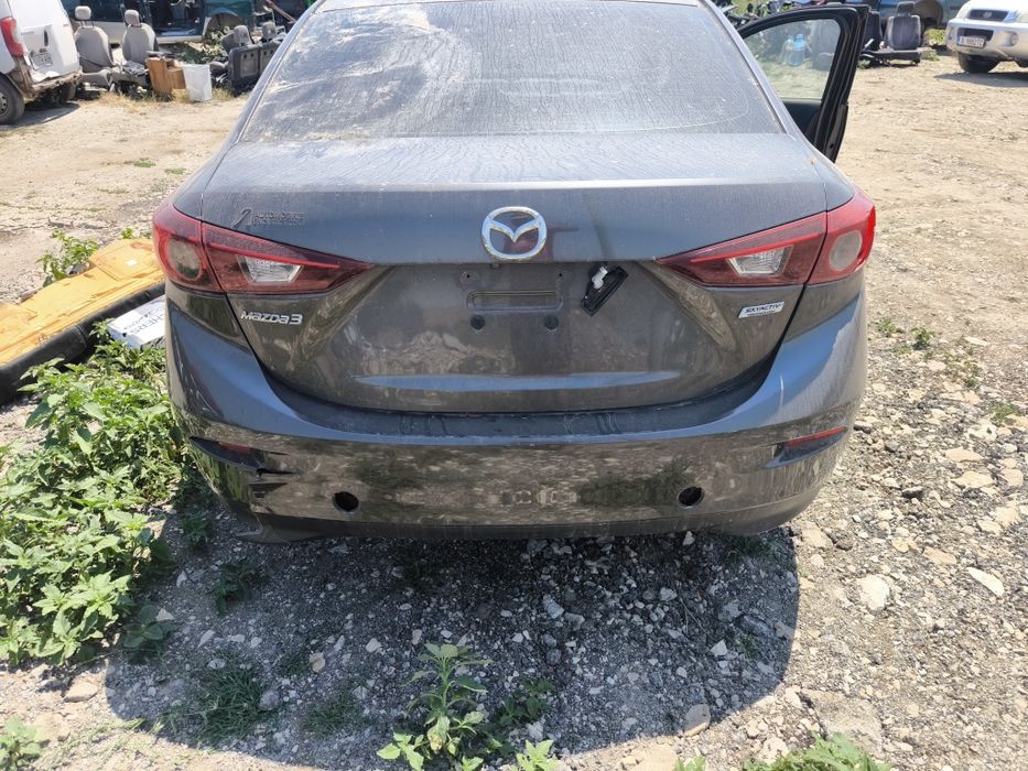 Мазда 3 2017г На части