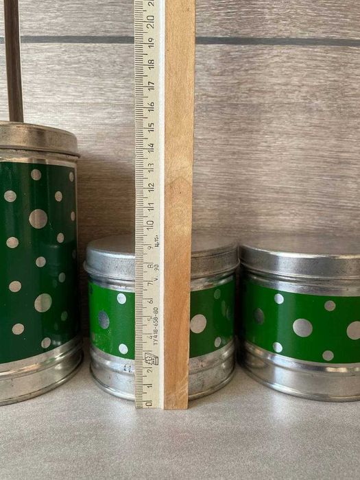 Набор банок жестяных