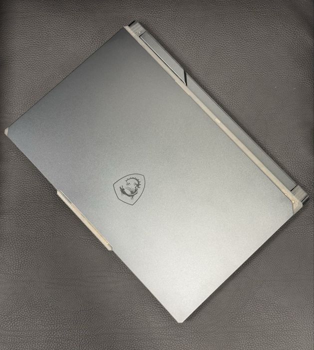 Продавам нов лаптоп MSI Cyborg 15 A13V