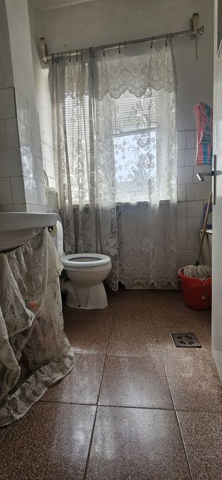 Kaufland  , Autogară  3 camere decomandate,  etajul 2 .