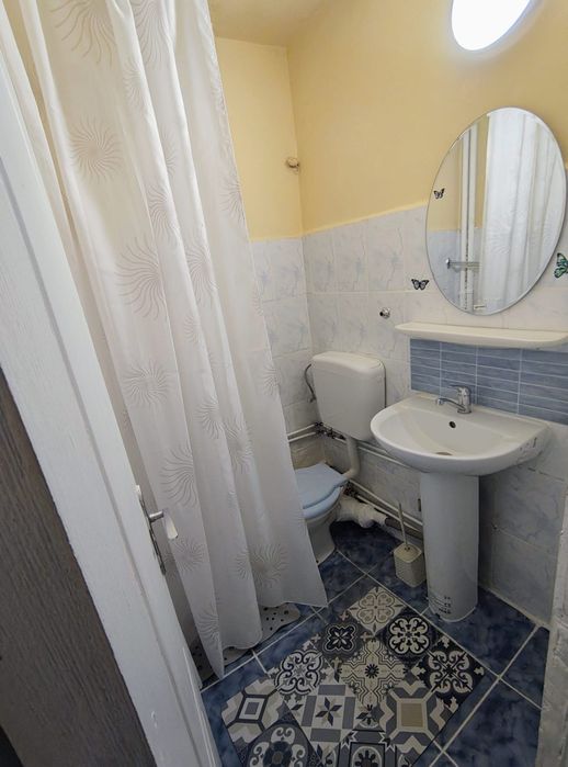 Închiriez garsonieră