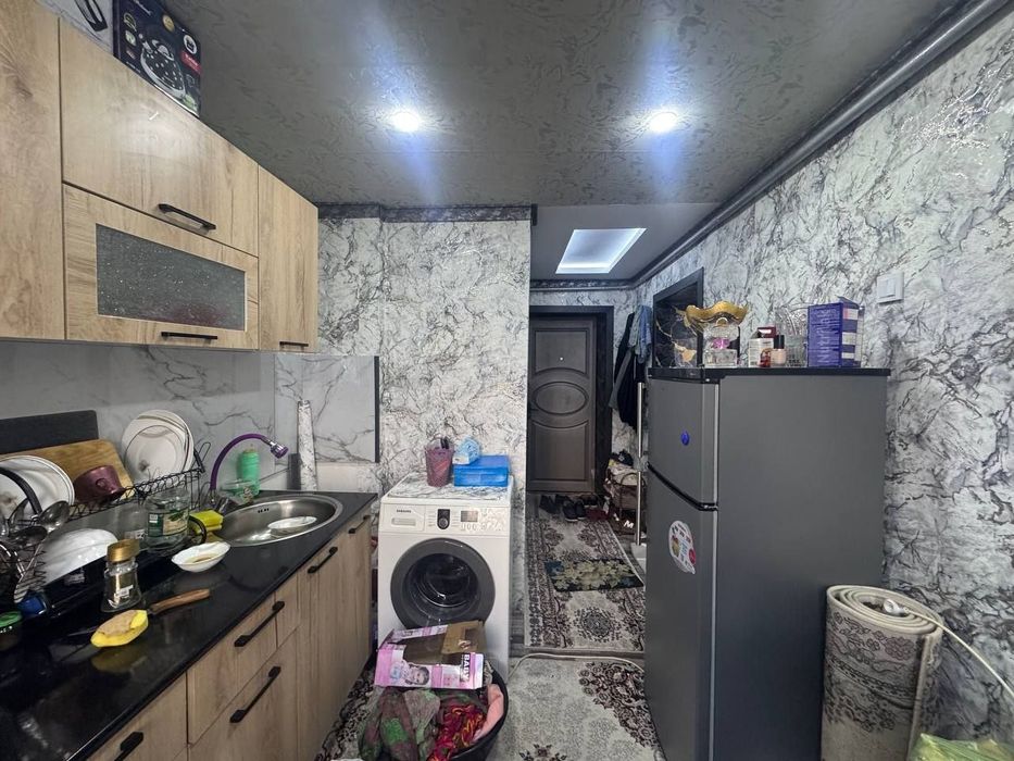 Чирчик шахрида 1 хона квартира сотилади.  Ремонлари яхши