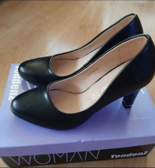 Продавам чисто нови обувки