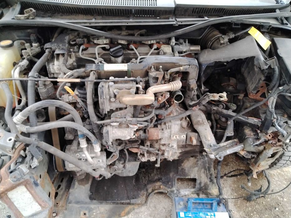 Toyota Avensis T27 2.0D4D 126 к.с. седан на части