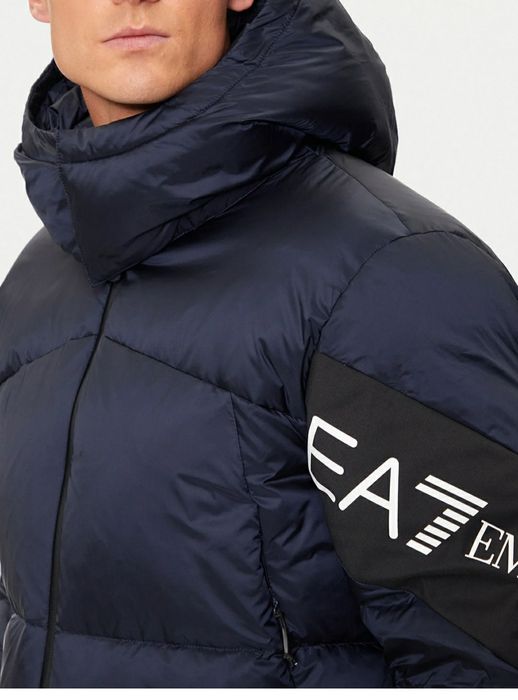 Продам пуховик Ea7 в оригинале