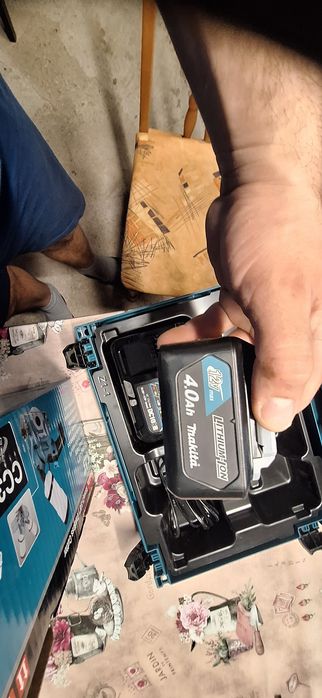 Продавам Marital CC301DZ с акумулаторни батерии от MAKITA със зарядно