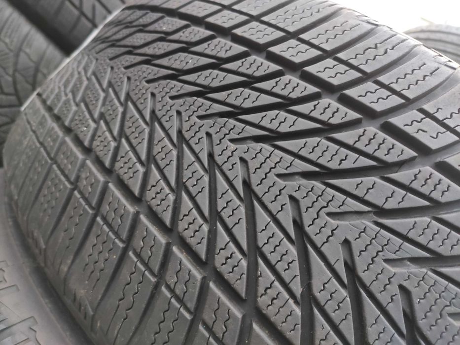 2бр Зимни гуми 245 45 19 - Goodyear - DOT 2023