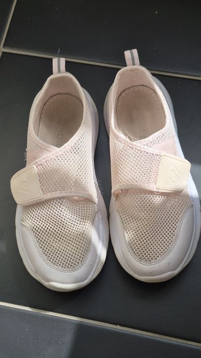 Кроссовки  для девочки летние 33