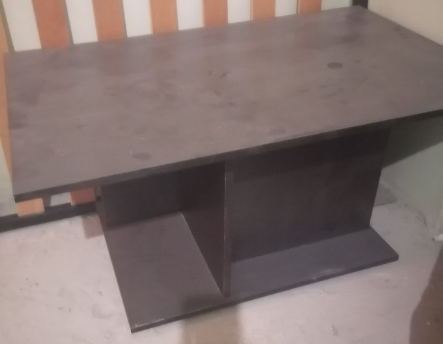 Нова кафява хола маса