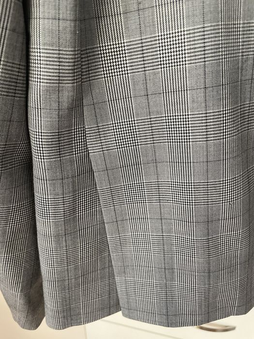 елегантно карирано сако