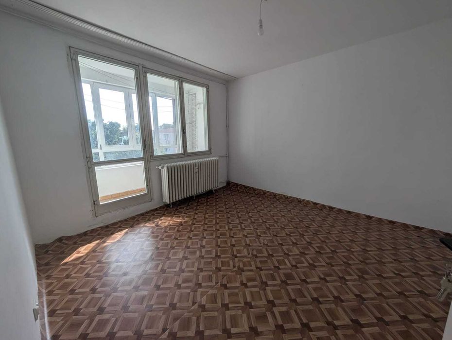 Vand apartament 4 camere 80 mp