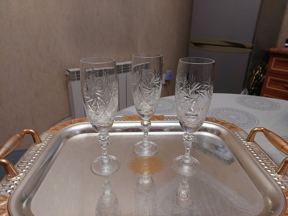 Продам фужеры под шампанское