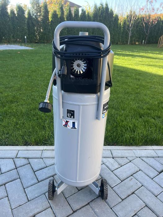 Вертикален компресор за въздух 50 литра