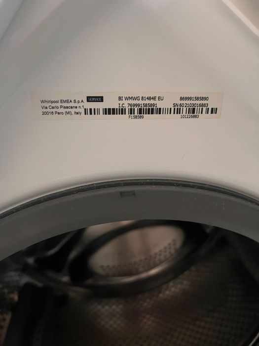 Masina de spalat rufe frontala incorporabila Whirlpool 8 kg, 1400 rpm, al 6-lea Simt, Motor Inverter, Display digital, Alb