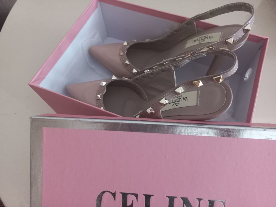 Продам новые туфли Valentino