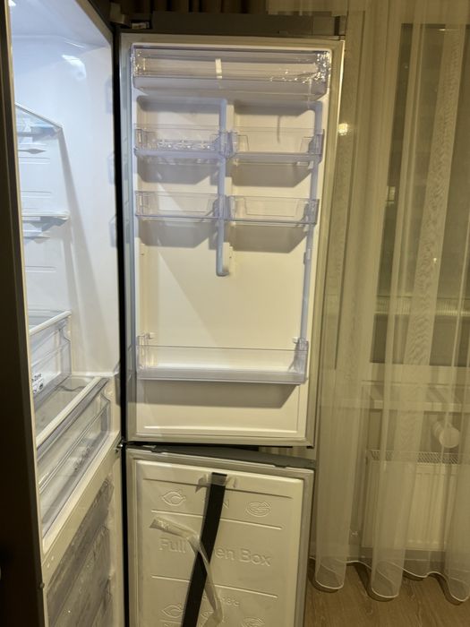 Холодильник Samsung