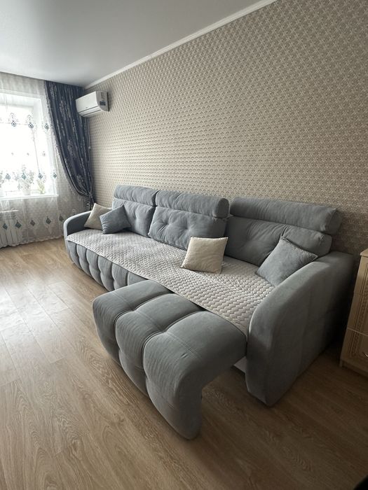 Мягкий уголок, диван.