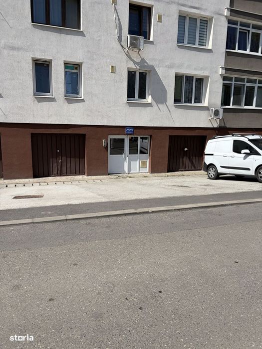 Apartament 3 camere decomandat  Etaj 3