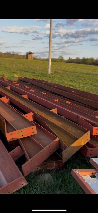 Hale metalice sau structuri fier tratat