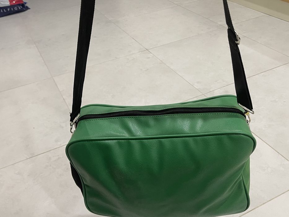 Yashil Sumka Kompaniyalik