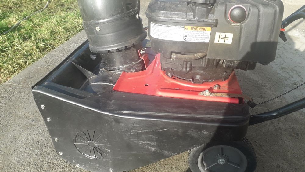 Vînd freză zăpadă