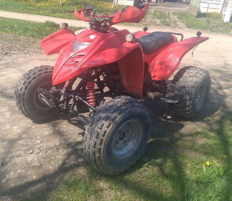 Vând atv adly 300
