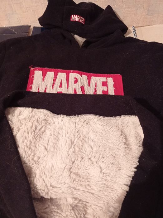 Тёплая фирменная толстовка