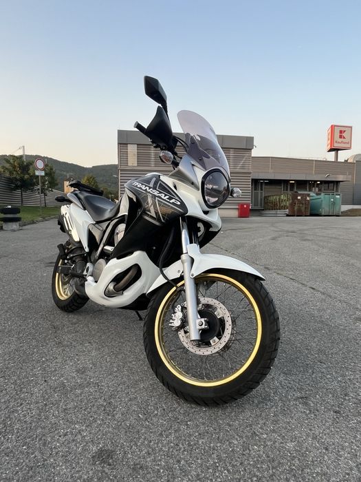 Honda Transalp XL700V