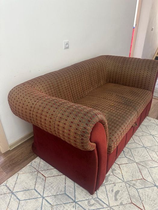 Диван двухместный