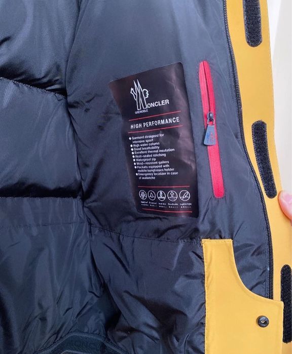 Зимний пуховик Moncler