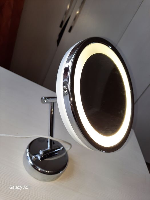 Зеркало с лампой увеличительная