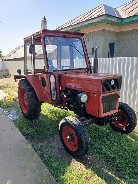 Tractor U 445 an 2003