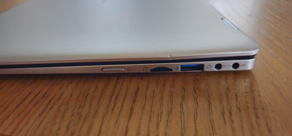 Laptop 2 in 1 MYRIA MY8312SV Intel Pentium N4200 pana la 2.5GHz 13.3" Touch 4GB SSD 256GB Intel® HD Graphics carcasa metalica