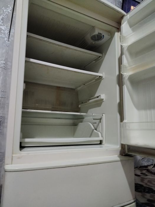 Холодильник сатылады