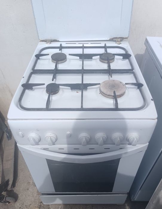 Продам газовую плиту
