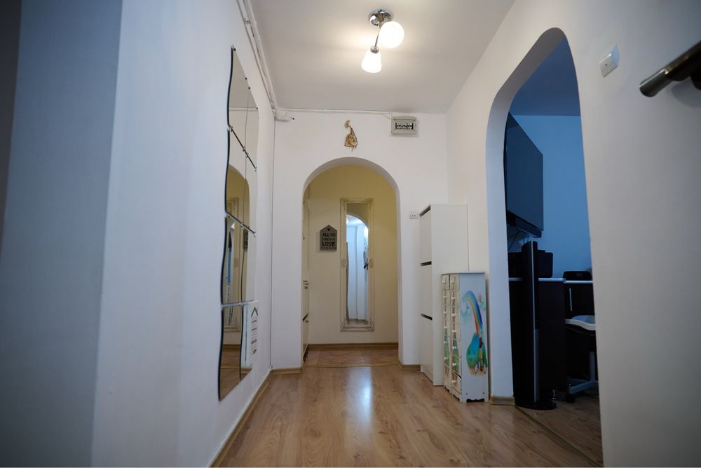 Vanzare apartament 3 camere