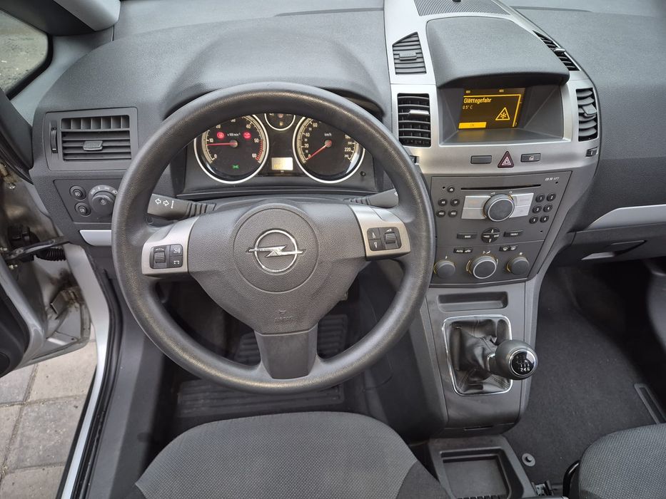 De vânzare Opel zafira