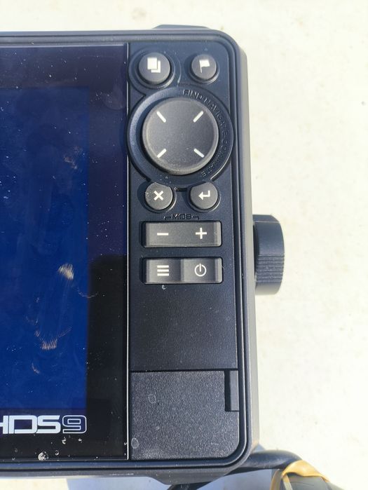 Эхолот lowrance hds live 9