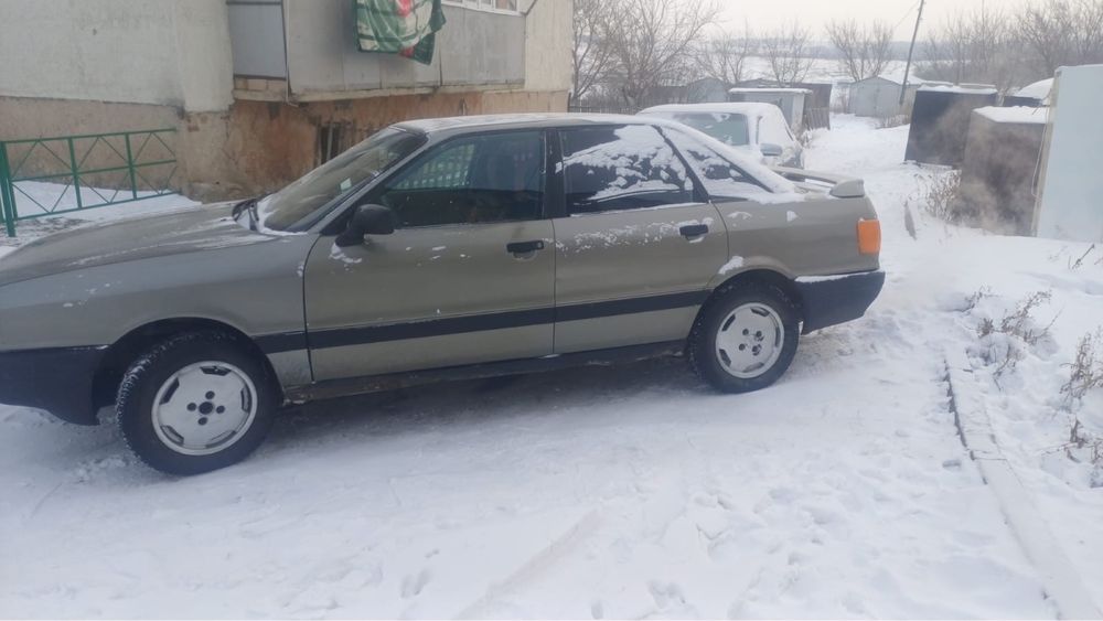 Продам машину Audi 80 1989г.