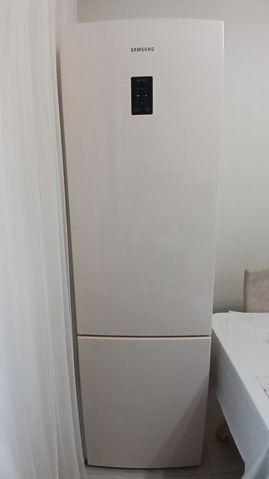 Холодильник SAMSUNG