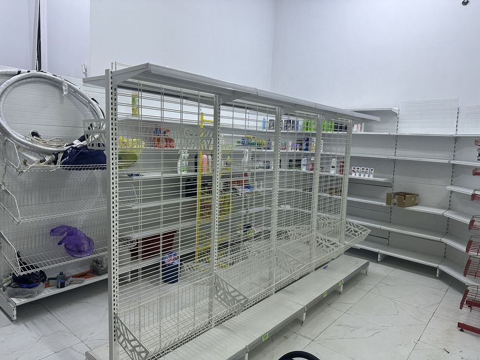 Торговые стеллажи в ассортименте